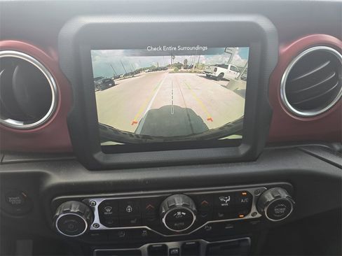 Used 2023 Jeep Wrangler Unlimited Rubicon image 23