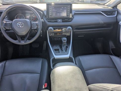 Used 2021 Toyota RAV4 LE image 15