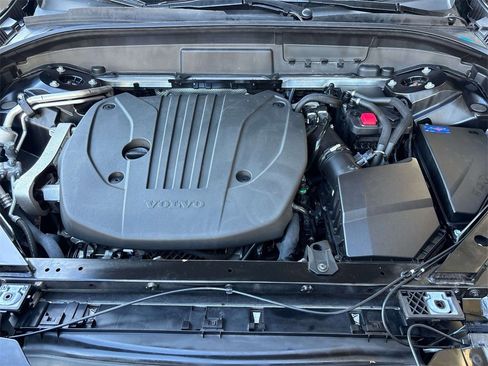 Used 2024 Volvo XC60 B5 Plus w/ Protection Package Premier image 8