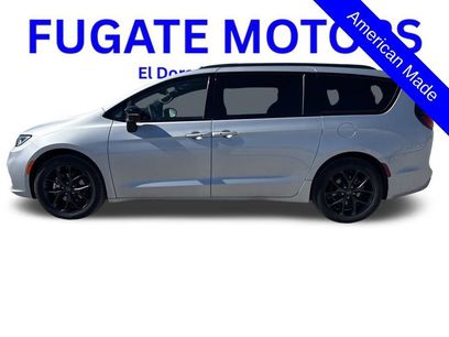 New 2026 Chrysler Pacifica Limited