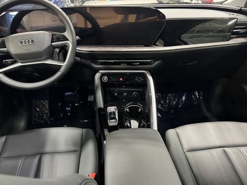 Used 2025 Audi Q5 Premium w/ Convenience Package AWD/4WD image 18