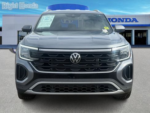 Used 2025 Volkswagen Atlas Cross Sport SE image 5