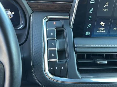 Used 2024 Chevrolet Suburban Premier image 30