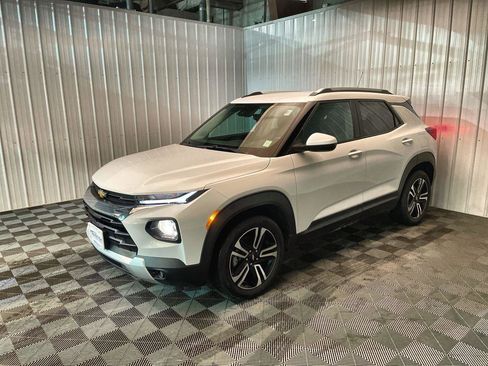 Used 2023 Chevrolet TrailBlazer LT image 4