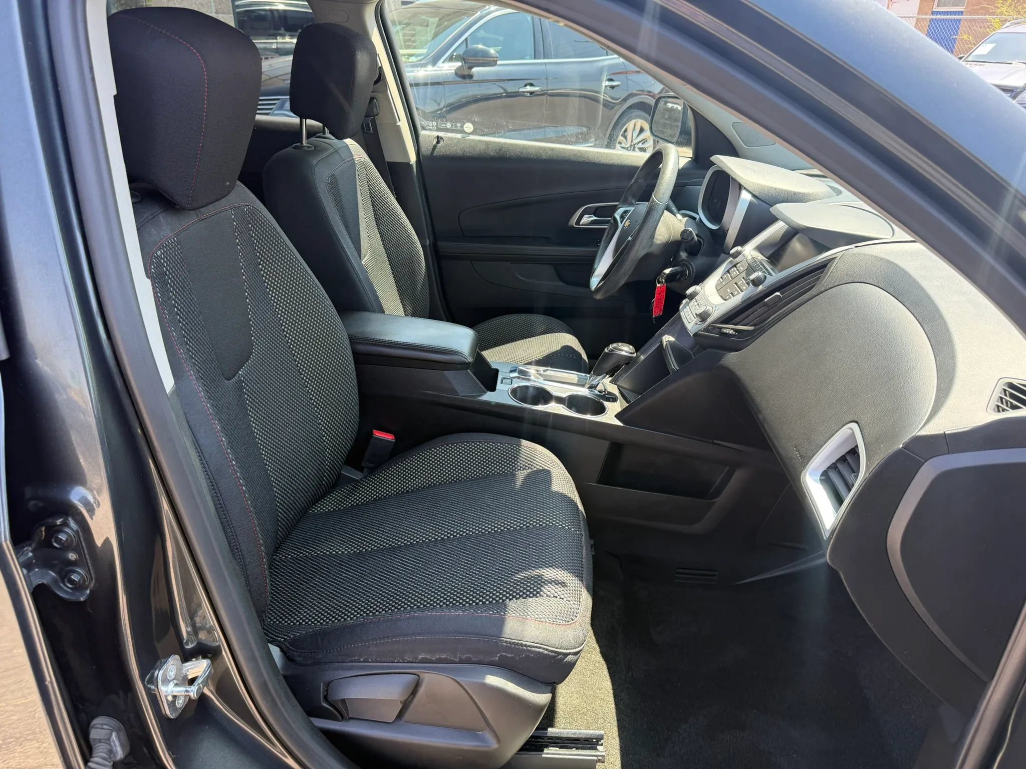 Used 2017 Chevrolet Equinox LT FWD image 26
