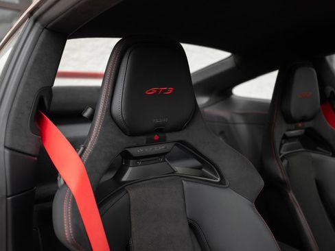 Used 2026 Porsche 911 GT3 RWD image 30