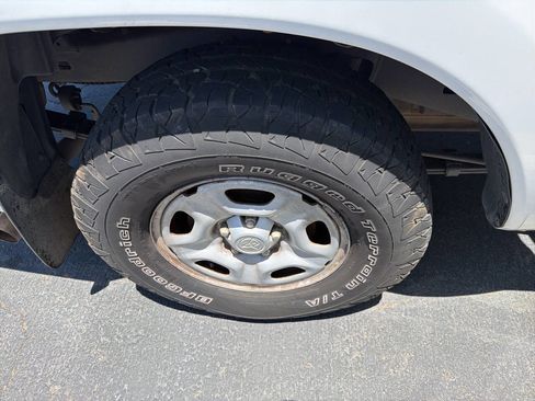 Used 2015 Toyota Tacoma 2WD Access Cab image 3