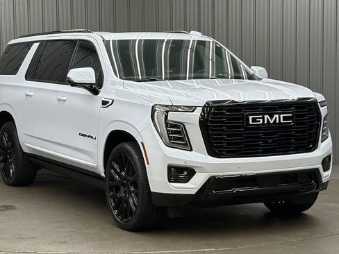 Used 2026 GMC Yukon XL Denali Ultimate w/ LPO, Floor Liner Package AWD/4WD image 7