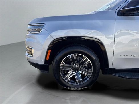 Used 2024 Jeep Wagoneer L Series II w/ Flexible Seating Group image 10