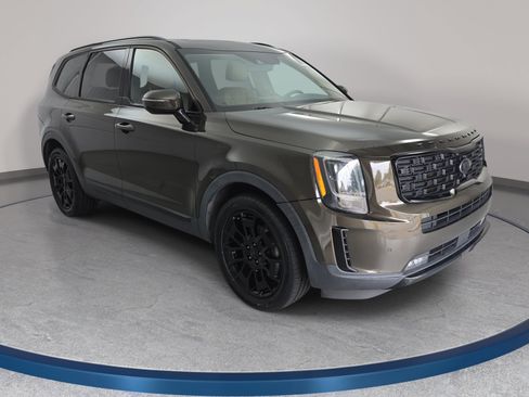 Used 2021 Kia Telluride SX w/ Nightfall Edition Package AWD/4WD image 3