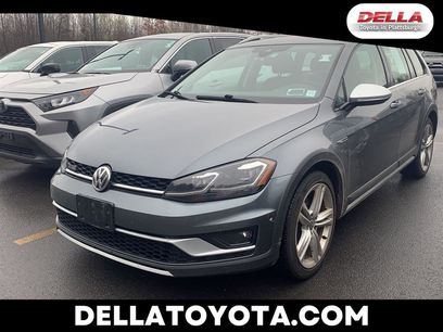 Used 2019 Volkswagen Golf SE