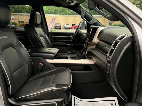 Used 2019 RAM 1500 Laramie w/ Sport Appearance Package AWD/4WD image 16