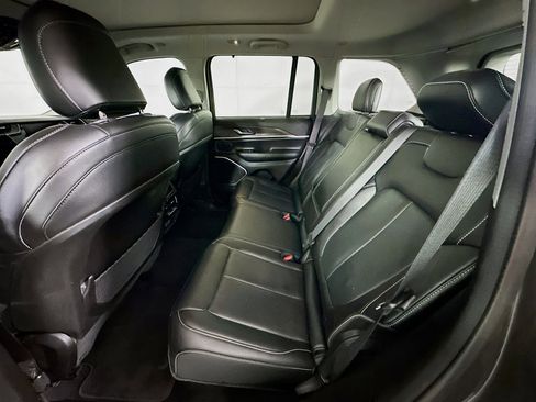 Used 2022 Jeep Grand Cherokee Limited 4xe w/ Luxury Tech Group II AWD/4WD image 29