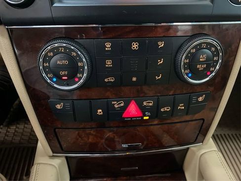 Used 2012 Mercedes-Benz GL 450 4MATIC image 30