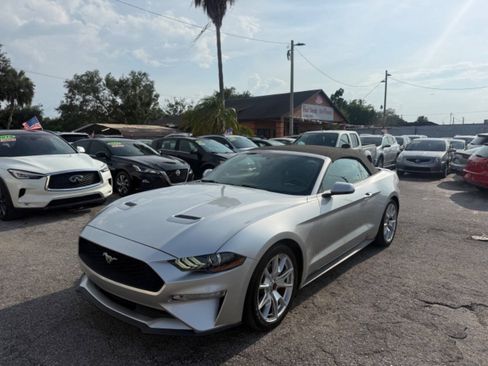 Used 2019 Ford Mustang Premium RWD image 3
