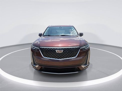 Used 2022 Cadillac XT6 Premium Luxury FWD image 3