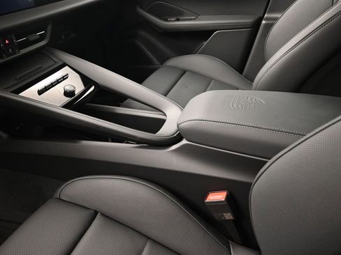 New 2026 Porsche Macan 4S Electric image 22