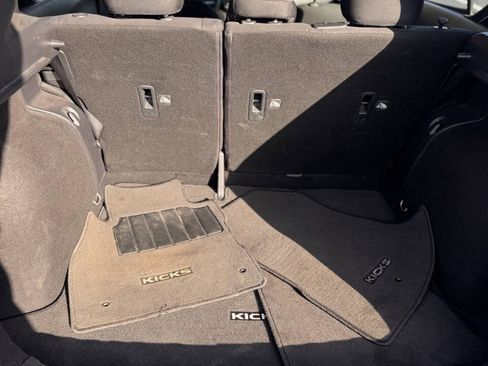 Used 2022 Nissan Kicks S FWD image 11