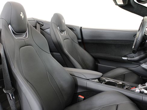 Certified 2023 Ferrari Portofino M RWD image 26