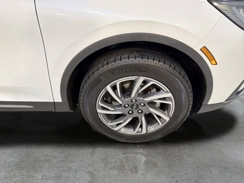 New 2026 Lincoln Corsair Premiere FWD image 29