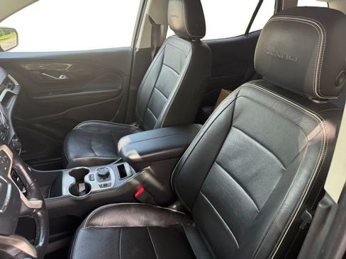 Used 2020 GMC Terrain Denali w/ GMC Pro Grade Package AWD/4WD image 11