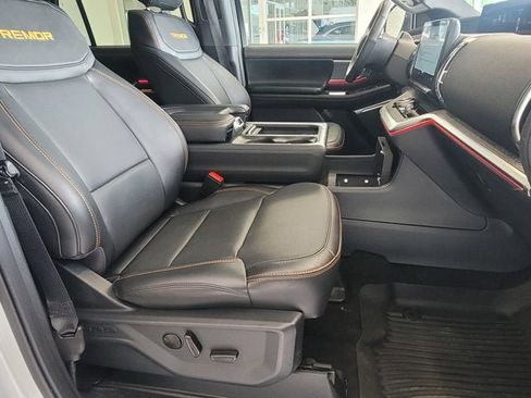 Used 2025 Ford Expedition Tremor AWD/4WD image 3