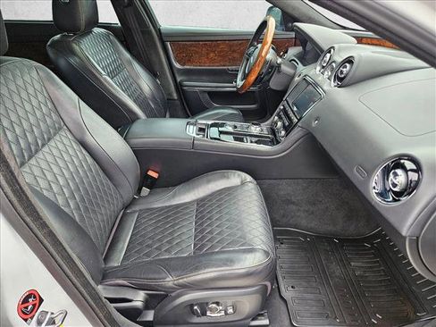 Used 2017 Jaguar XJ L Portfolio image 21