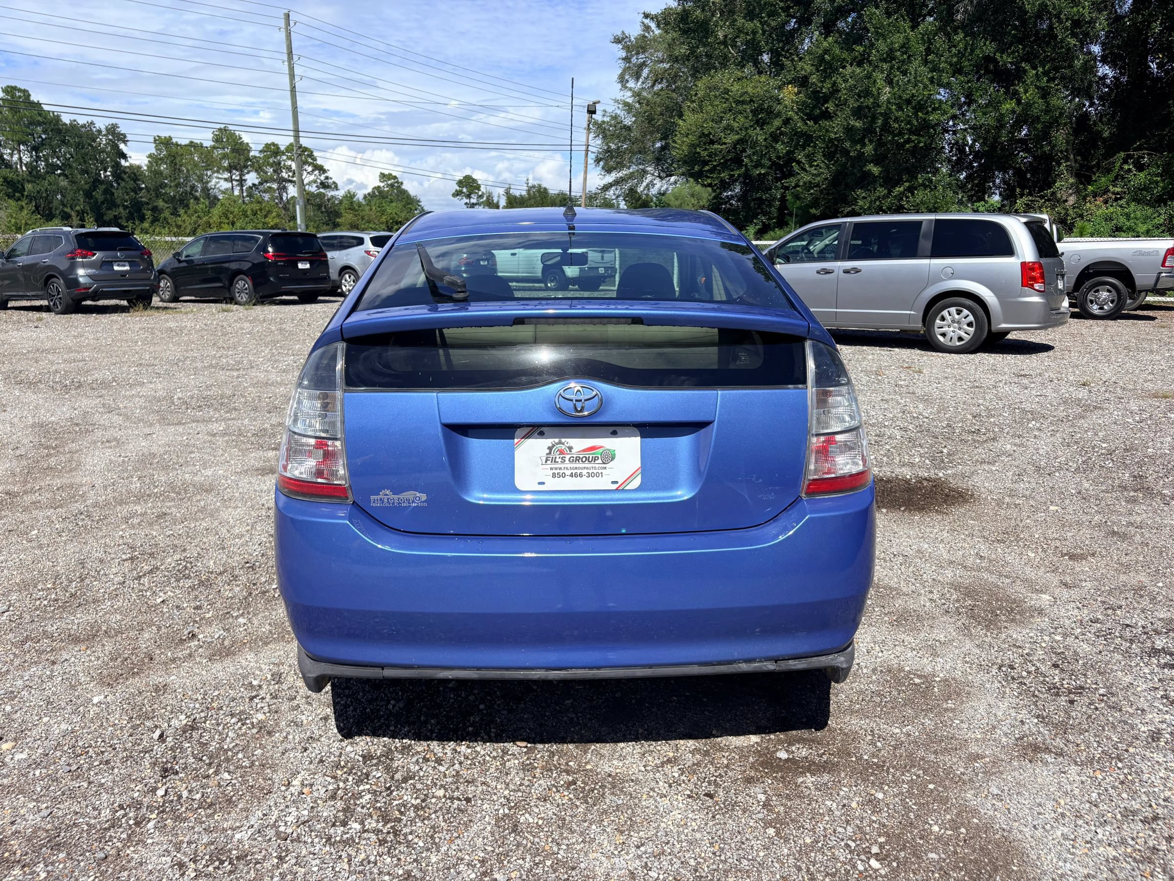 Used 2005 Toyota Prius w/ Pkg 1 FWD image 4