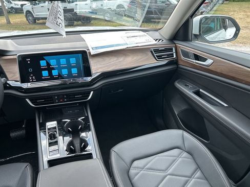 New 2026 Volkswagen Atlas SE FWD image 11