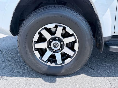 Used 2021 Toyota 4Runner TRD Off-Road Premium AWD/4WD image 34