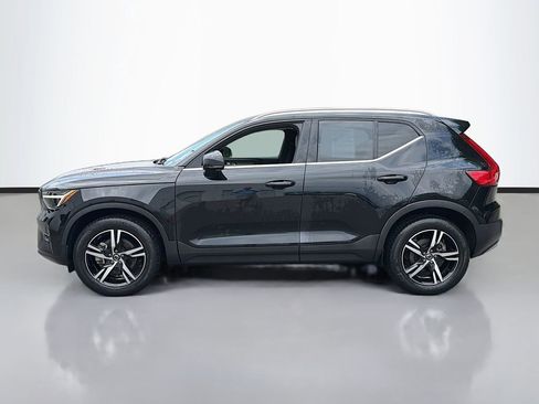 Used 2023 Volvo XC40 B5 Plus AWD/4WD image 9