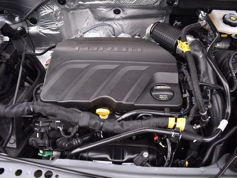 New 2026 Chevrolet Trax LT w/ Sunroof Package FWD image 31