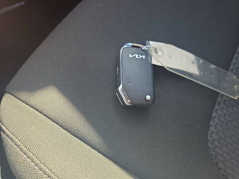 Used 2025 Kia Sportage LX FWD image 24