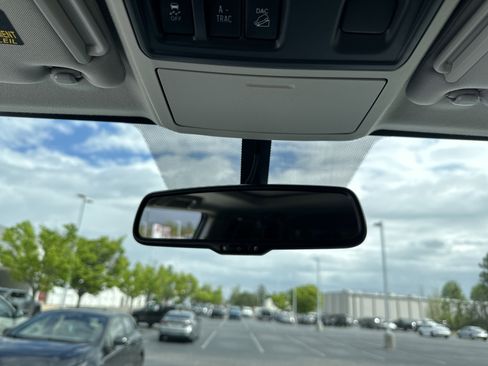 Used 2018 Toyota 4Runner SR5 Premium AWD/4WD image 27