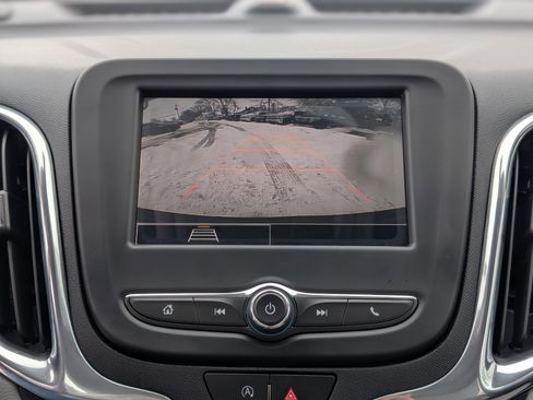 Used 2023 Chevrolet Equinox LS image 3