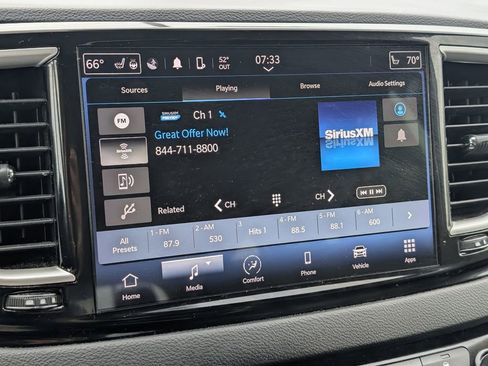 Used 2022 Chrysler Pacifica Touring-L FWD image 17