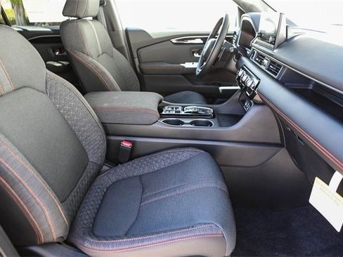 New 2025 Honda Pilot Sport image 6