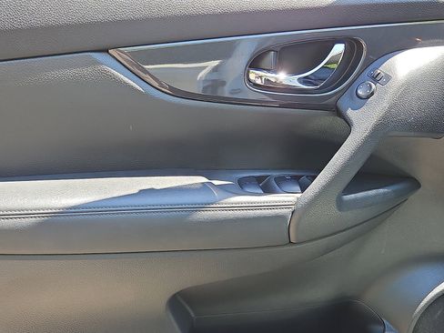 Certified 2019 Nissan Rogue SV AWD/4WD image 12