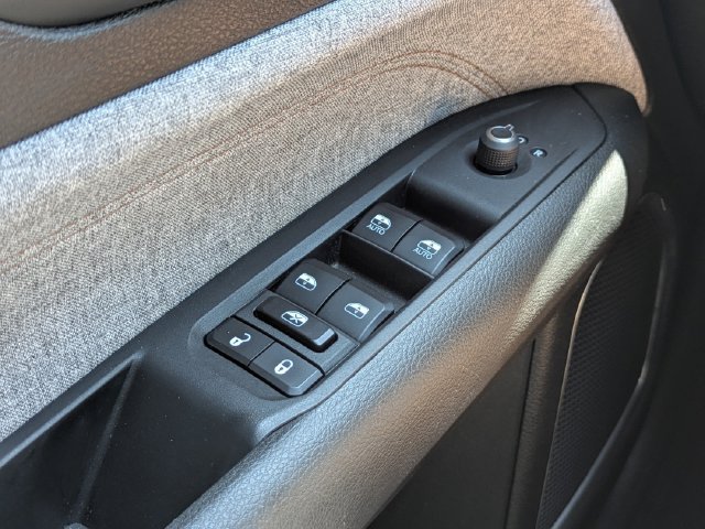 Used 2024 Jeep Compass Latitude AWD/4WD image 30