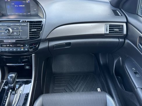 Used 2017 Honda Accord Sport image 28