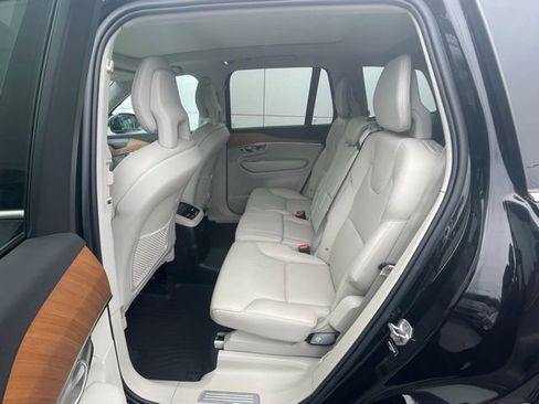 Used 2022 Volvo XC90 T8 Inscription Expression w/ Advanced Package image 17