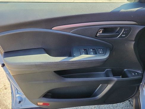 Used 2023 Honda Passport EX-L image 12