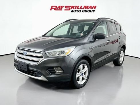 Used 2017 Ford Escape SE w/ Equipment Group 201A AWD/4WD image 3