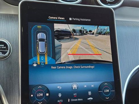 Used 2025 Mercedes-Benz GLC 300 image 13