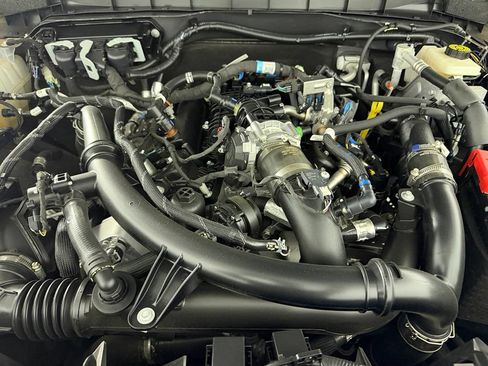 Used 2024 Ford Bronco Wildtrak AWD/4WD image 35