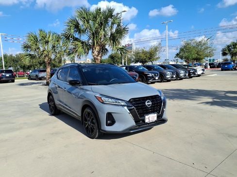 Used 2023 Nissan Kicks SR image 7