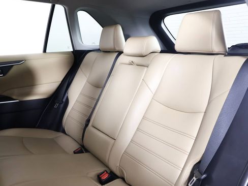 Used 2020 Toyota RAV4 XLE Premium image 10