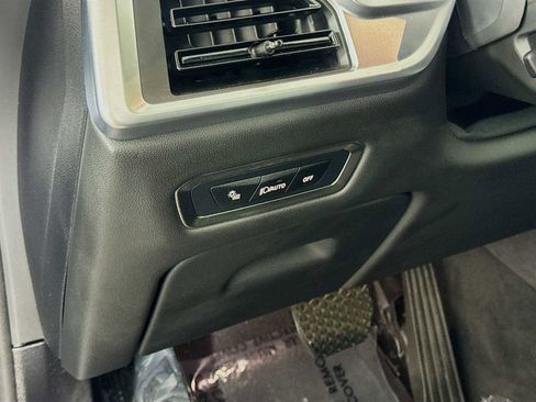 Used 2025 BMW X7 xDrive40i image 15
