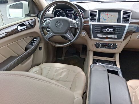 Used 2016 Mercedes-Benz GL 450 4MATIC image 25