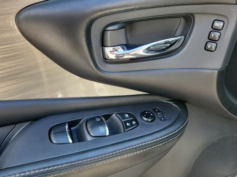 Used 2018 Nissan Murano Platinum w/ Cargo Package FWD image 16